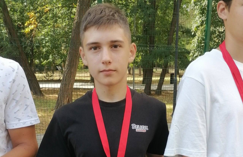 Юный авиамоделист из Шахт стал чемпионом области