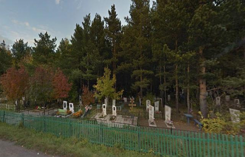 На Шахтинских кладбищах обнаружили незаконные захоронения