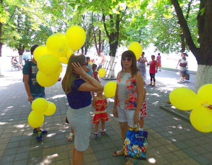  Жителям Шахт раздали «февроньки» 