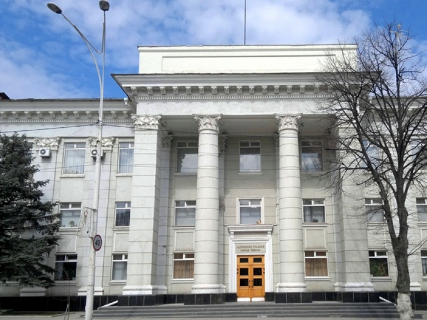 После массового отравления в Шахтах администрация спешно провела совещание с руководителями точек общепита
