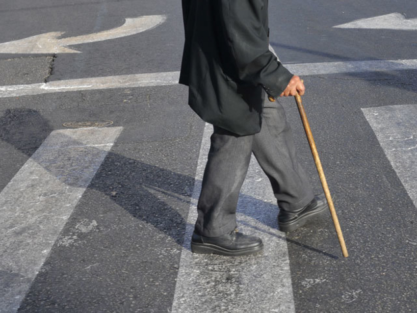 В Шахтах женщина из Ханты-Мансийска сбила пенсионера