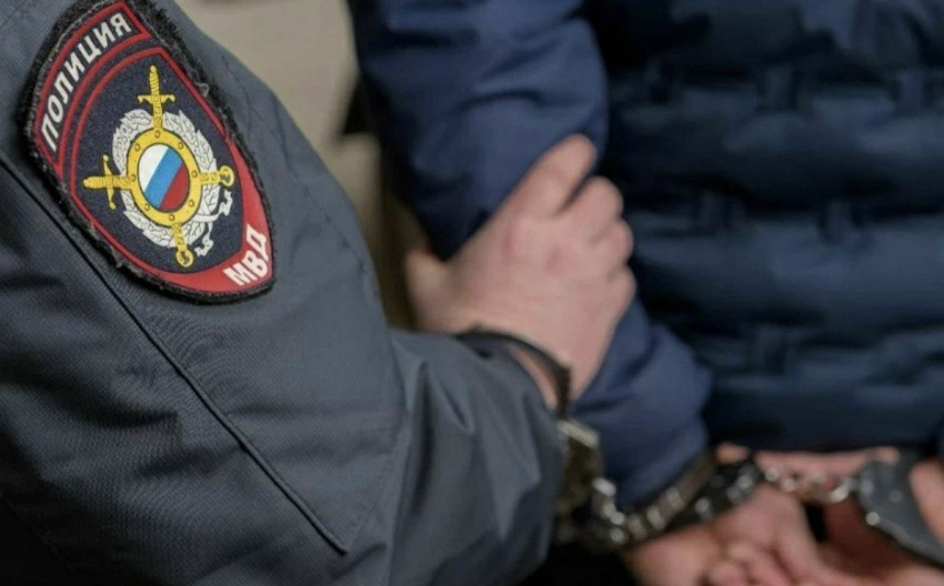 Житель Шахт лишился значительной суммы денег после визита друга