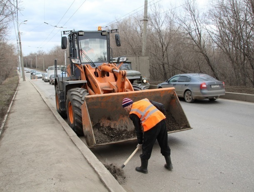 На уборку улиц в Шахтах потратят почти пять млн рублей