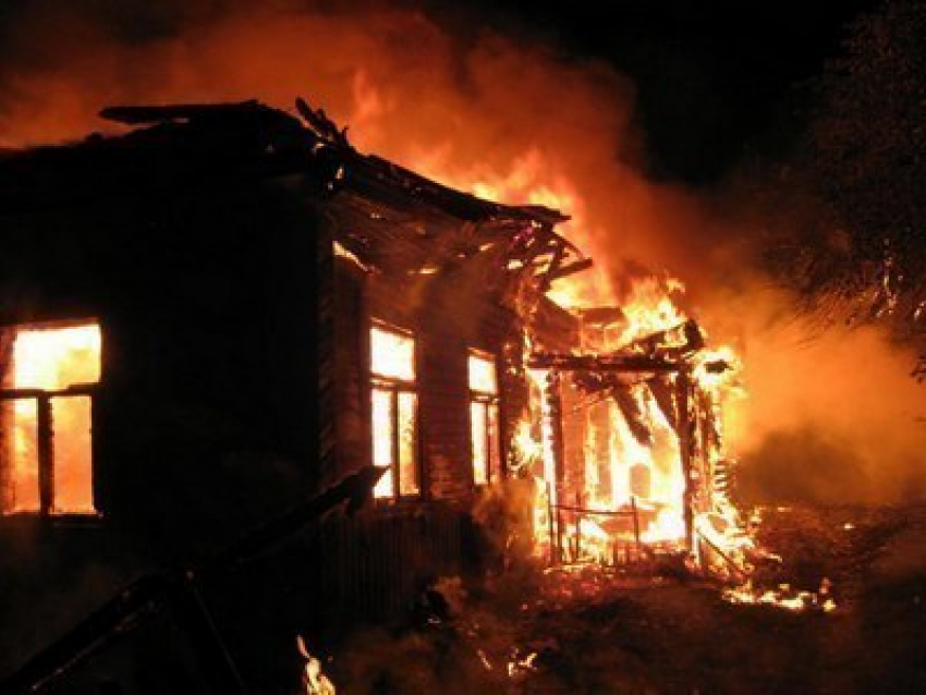 В Шахтах мужчина сгорел после ссоры с гражданской женой