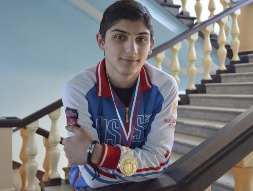 Шахтинец Давид Назарян завоевал «золото» на чемпионате России по тхэквондо