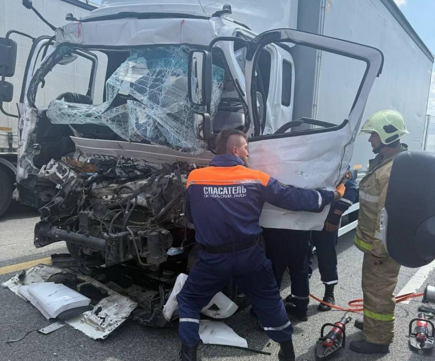 В страшной аварии под Шахтами погиб 59-летний мужчина
