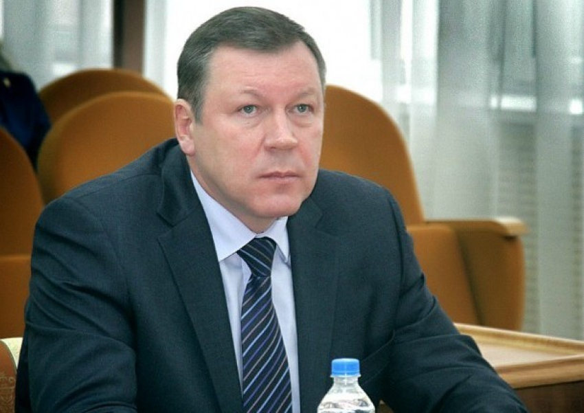 В соседнем с Шахтами Новочеркасске глава администрации задержан за взятку