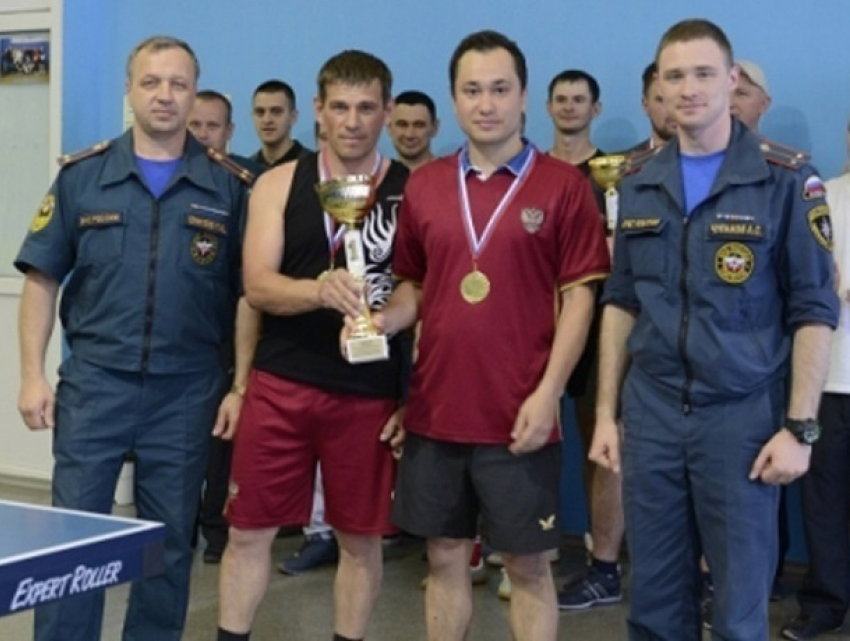 Пожарные из Шахт Алексей Жидков и Валерий Соловьев победили в спартакиаде по настольному теннису