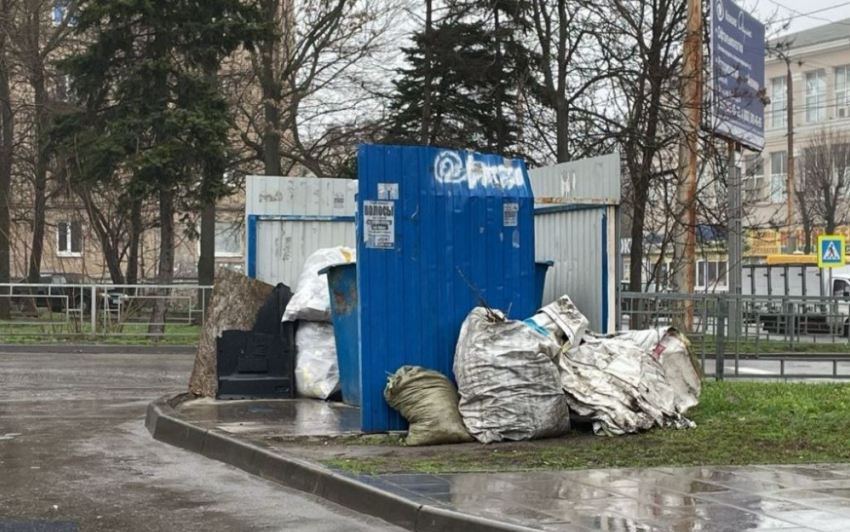 Шахтинцы задолжали за вывоз мусора более 60 миллионов рублей 