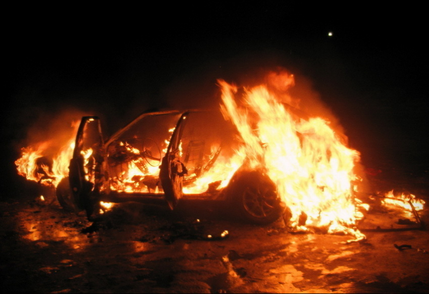 В Шахтах сгорела «девятка»