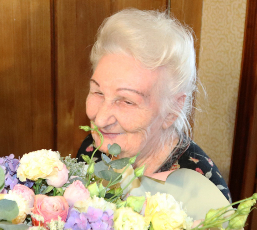 С оптимизмом по жизни: ветеран Великой Отечественной Татьяна Бабинян отметила 97-летие