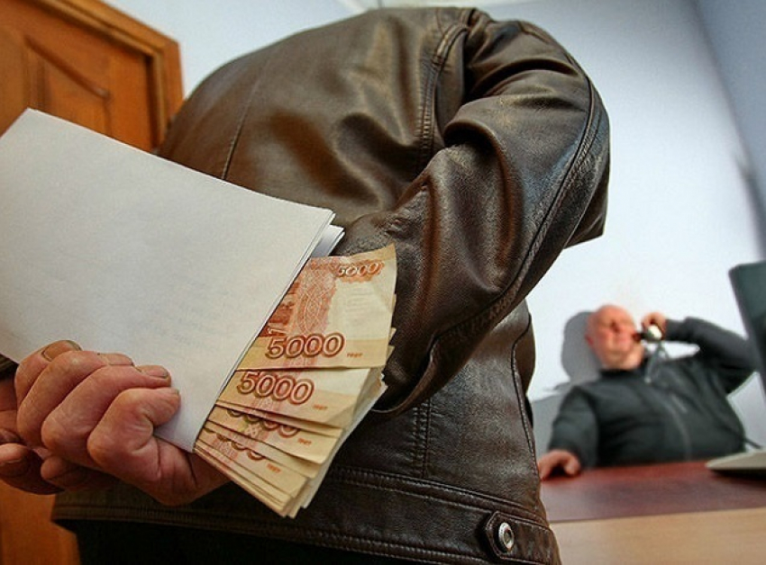Задержанного в Шахтах коммерсанта оштрафовали на миллион рублей за взятку