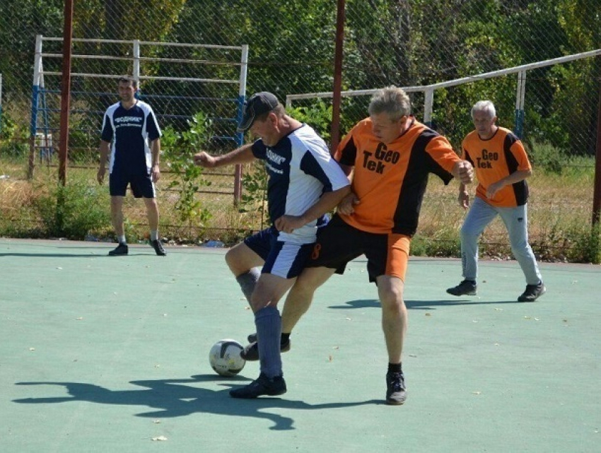 Команды Аюты, ХБК и Машзавода приняли участие в турнире ветеранов футбола в Шахтах