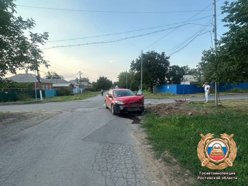 Снес машину, сбил женщину и скрылся с места ДТП неизвестный гонщик в Каменоломни