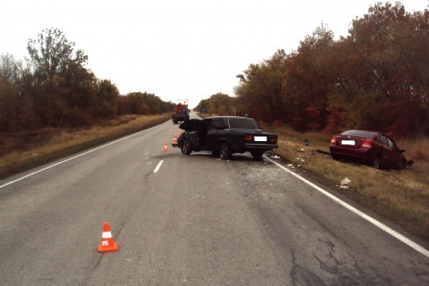 На автодороге «Шахты-Цимлянск» в ДТП пострадали шесть человек