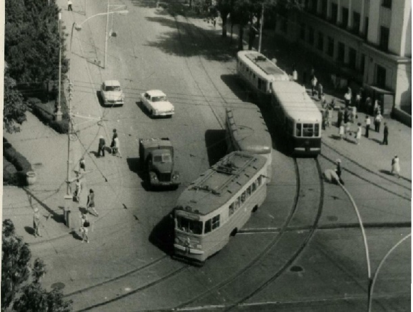 Под лозунгом «Превратим Шахты в благоустроенный центр» 85 лет назад был запущен городской трамвай