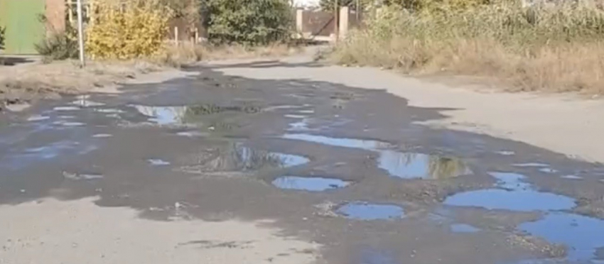 Произошло 4 прорыва трубы на Власовке в Шахтах