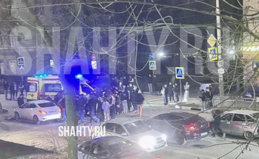 Мотоциклист пострадал в ДТП в центре Шахт