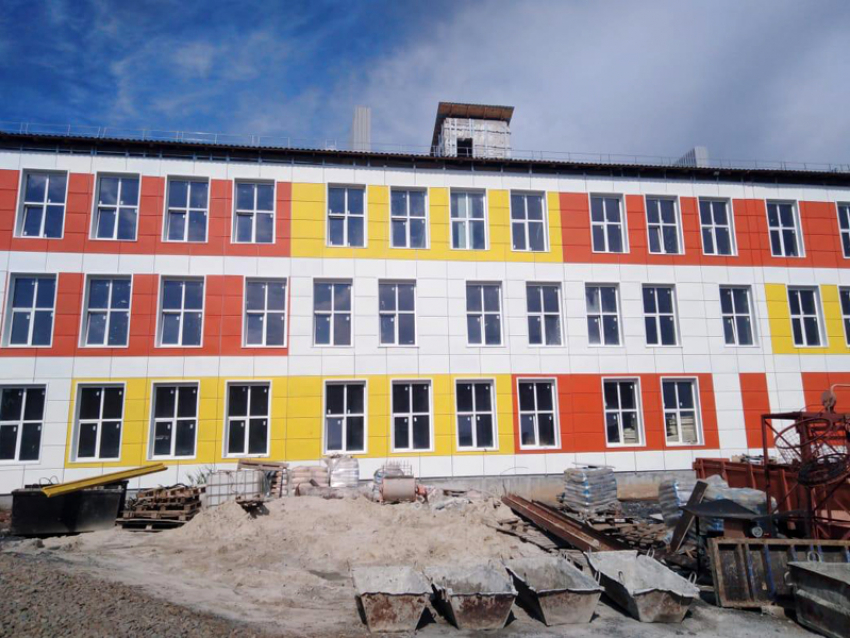 И снова из регионального бюджета – Шахтам: школа в микрорайоне Олимпийский получит оснащение