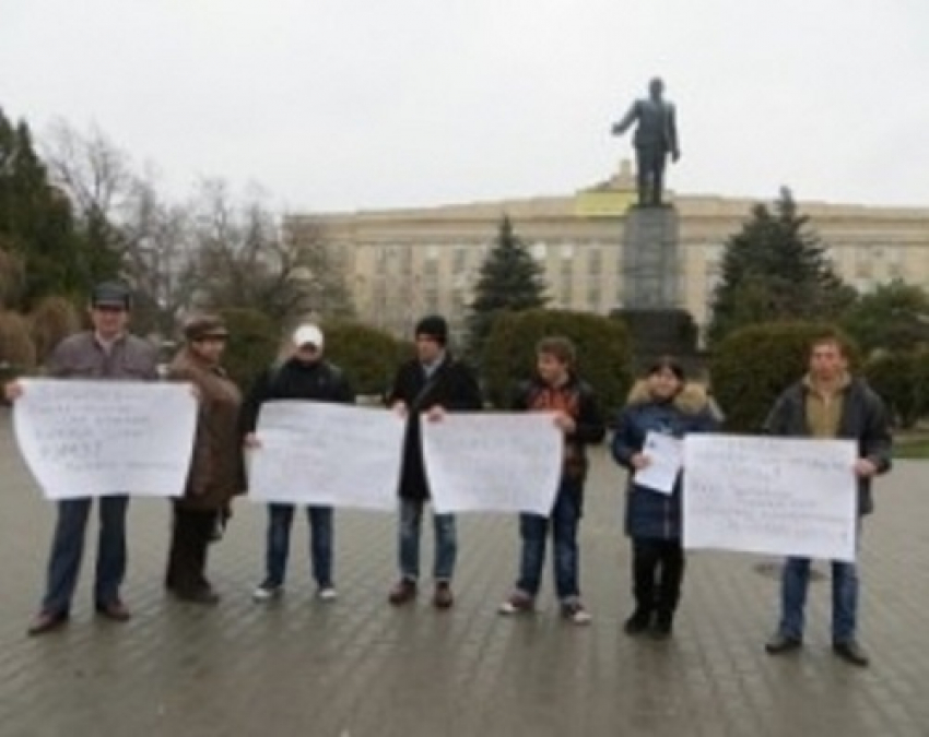 Жители Шахт устроили пикет против загрязнения воздуха электрометаллургическим заводом