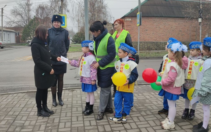 Акция «Засветись в темноте» прошла в Шахтах 