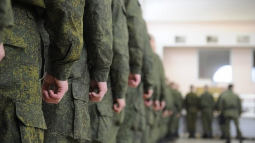 Шахтинских молодых отцов и студентов заберут в армию