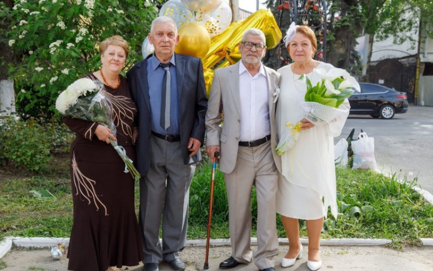 В Шахтах поздравили еще две пары долгожителей с «золотой» свадьбой