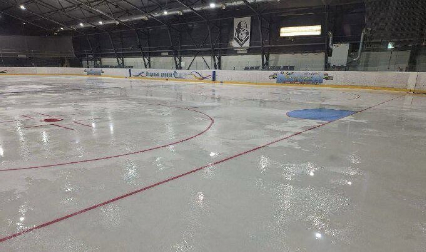 Приостановлена работа Ледового дворца «Шахтинец» из-за технической неисправности