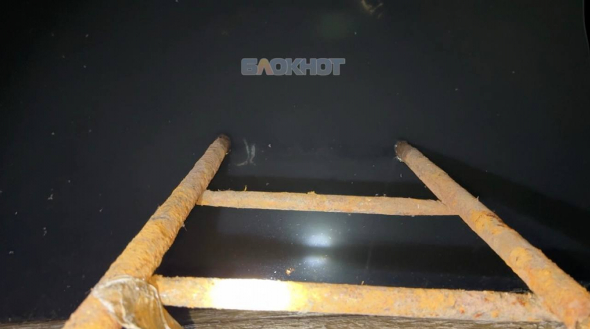 Подвалы, которые являются временным убежищем во время беспилотных атак в Шахтах, затоплены