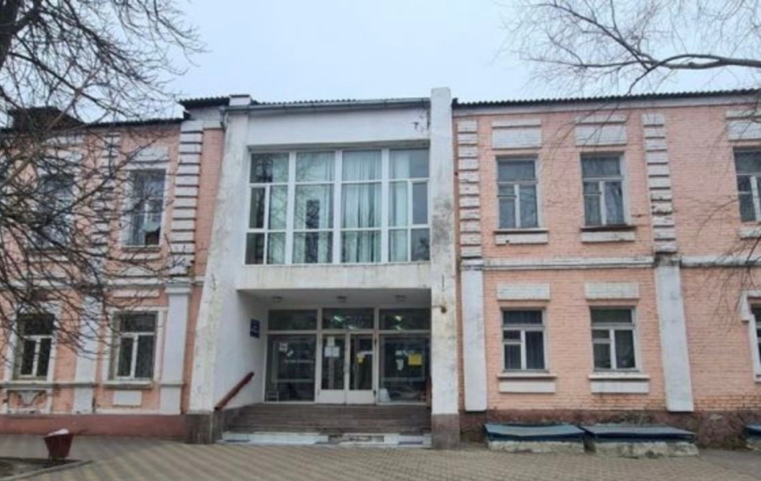 Сроки завершение ремонта поликлиники №1 в Шахтах перенесли