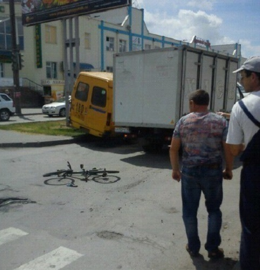 В Шахтах на улице Советской «Газель» сбила ребенка на велосипеде